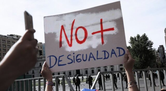 La enorme desigualdad impide que exista democracia en Chile