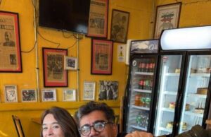 CANCIONES UPELIENTAS EN LA CAFETERÍA POPULAR CON FRANCISCO VILLA Y CAMILA CHASCONA