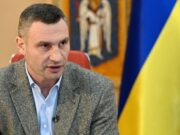 Una periodista le pregunta a Vitali Klitschko, alcalde de Kiev