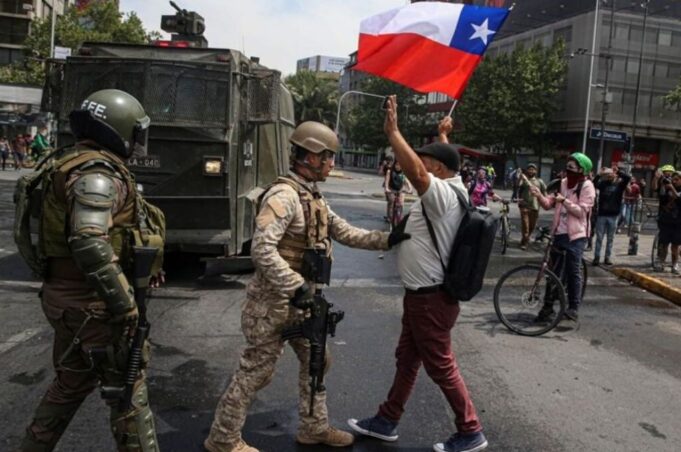 “Desde la Batalla de Lircay en 1830 hasta nuestra Revolución de Octubre, el ejército ha masacrado 27 veces al pueblo chileno”