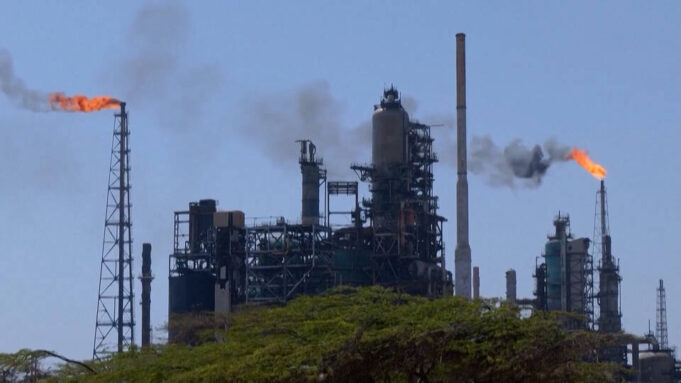 EEUU – llega a un acuerdo para tomar el control de 65.000 millones de barriles de petróleo venezolano