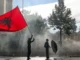 Albania – La “revolución de los flamencos” se convierte en un violento enfrentamiento con el poder