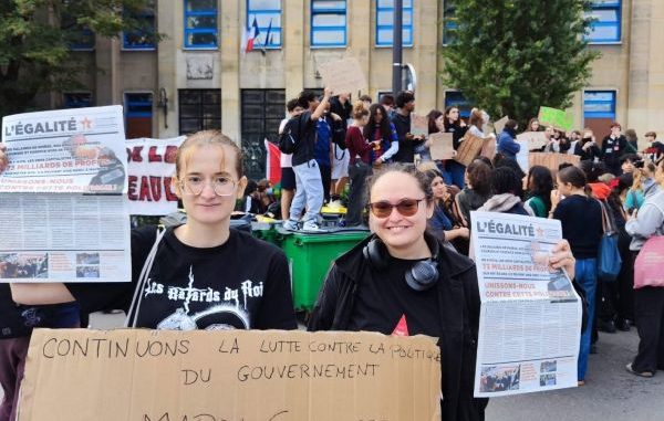 GR-cdes-on-October-protest-600x381
