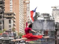 Imagen de bailarina durante la Revuelta Social en Chile