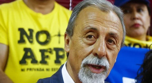 Chile – Luis Mesina emplaza a las AFP: “¡CON LOS US$7.700 MILLONES PERDIDOS SE PODRÍAN HACER 142 TELETONES!”