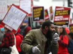 EEUU – Trabajadores de la salud mental luchan por protecciones frente a la IA