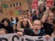 Ver «Europa se rearma mientras su juventud sale a la calle»