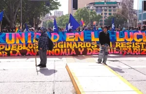 Chile – Santiago: Multitudinaria marcha por la unidad en la lucha de los pueblos originarios fue brutalmente reprimida por la policía
