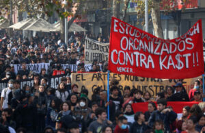 Chile – ¡LA LUCHA DE CLASES NO DESAPARECIÓ: SOLAMENTE CAMBIÓ DE ESCENARIO!