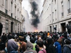 Ver – «FRANCIA: La MÚSICA de la REBELIÓN»